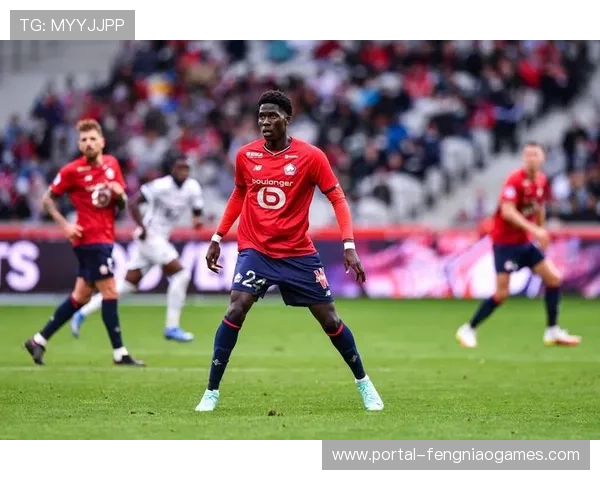 法甲战报：索马诺闪耀献功，洛里昂四球大胜九人雷恩